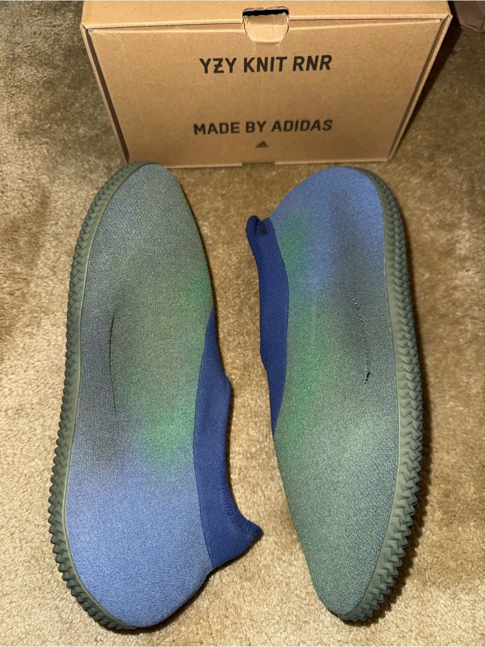 Yeezy Knit RNR - Picture 2 of 4